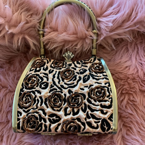 Hand beaded evening 🐆👛 - Picture 2 of 8